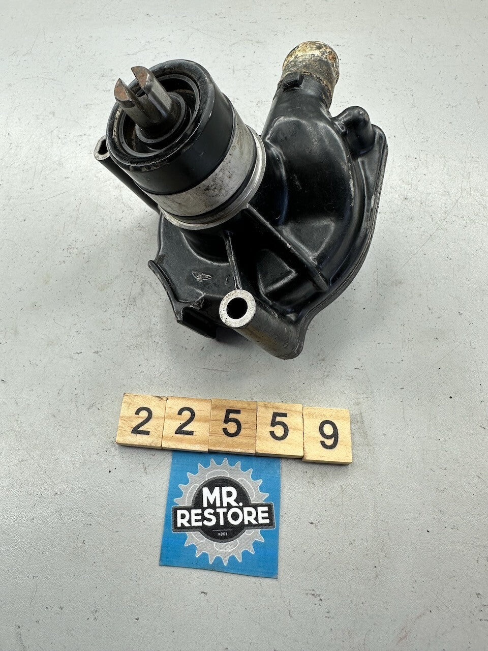Honda VF750 VF700 F Interceptor - Water Pump 19200-MB2-010 19221-MB2
