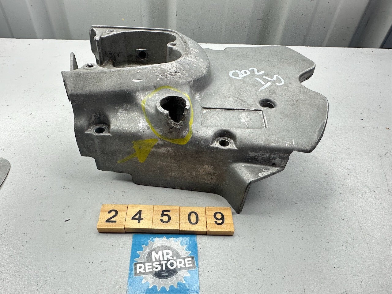 Suzuki SB200 GT200 X5 Sprocket Cover 11361-10200 (damaged)