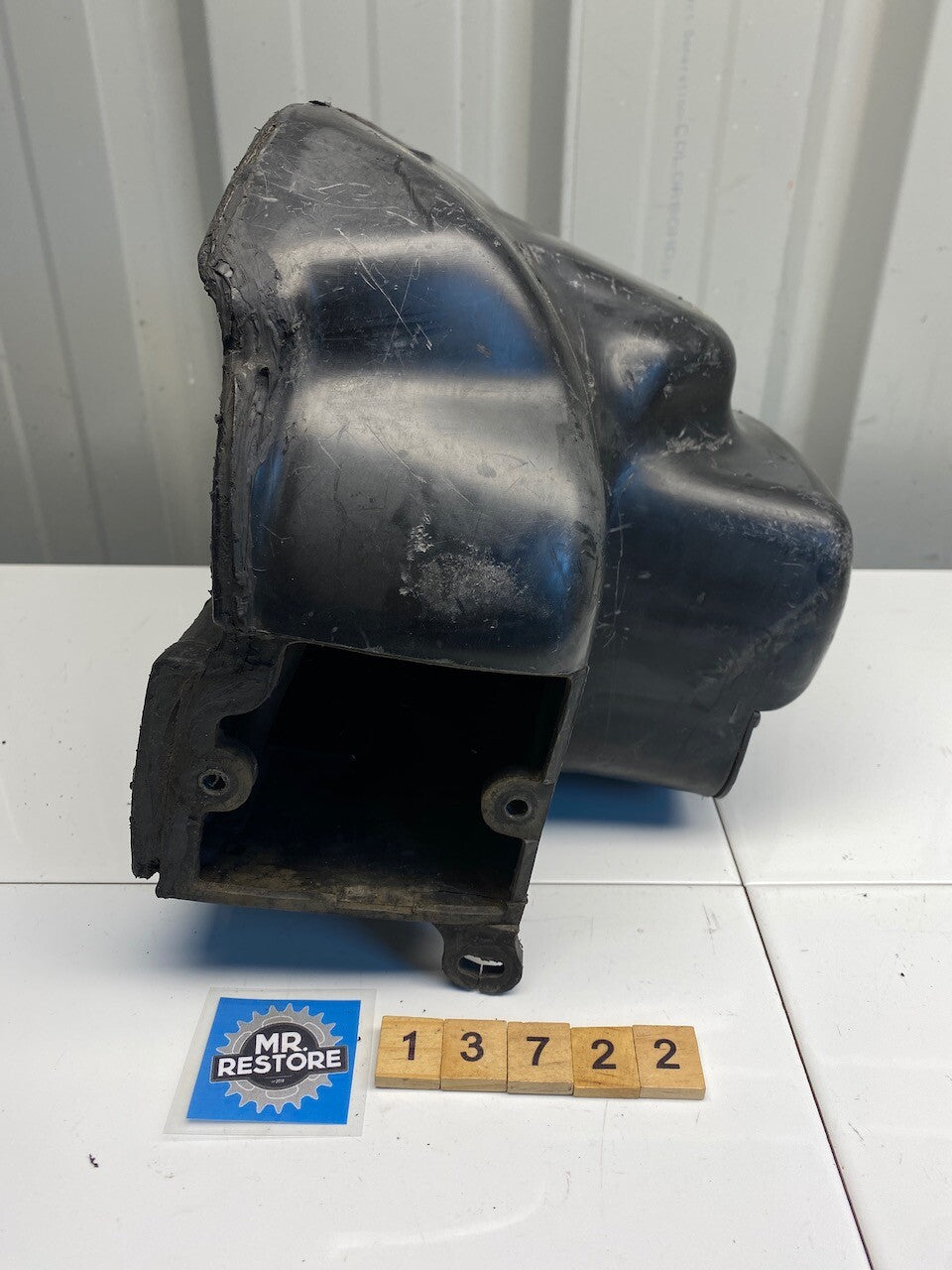 Kawasaki GPZ900R Air Cleaner Box 11010-1215