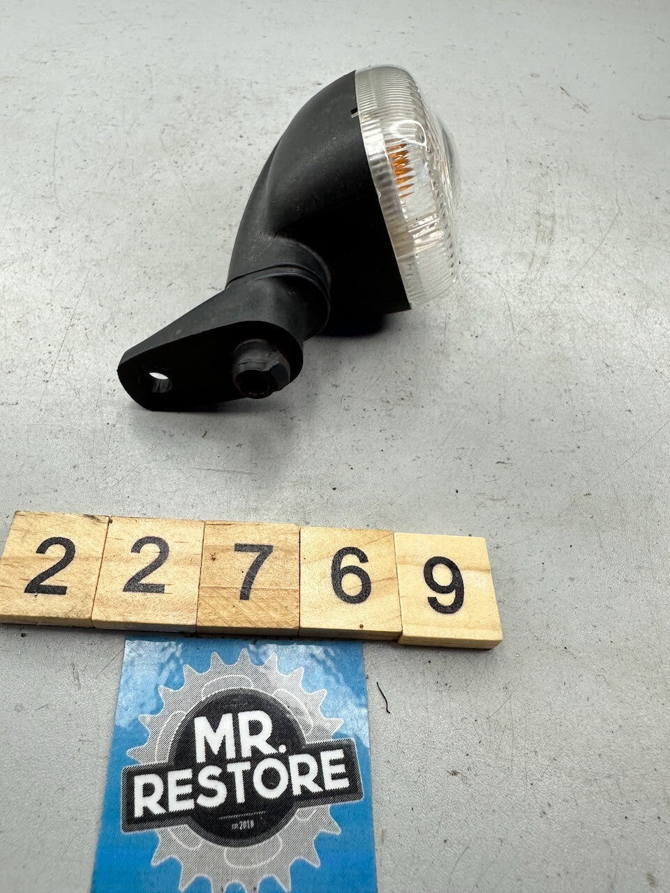 BMW R1200GS F800S R1200R K1200R Rear Left Indicator & Mount 63137667772