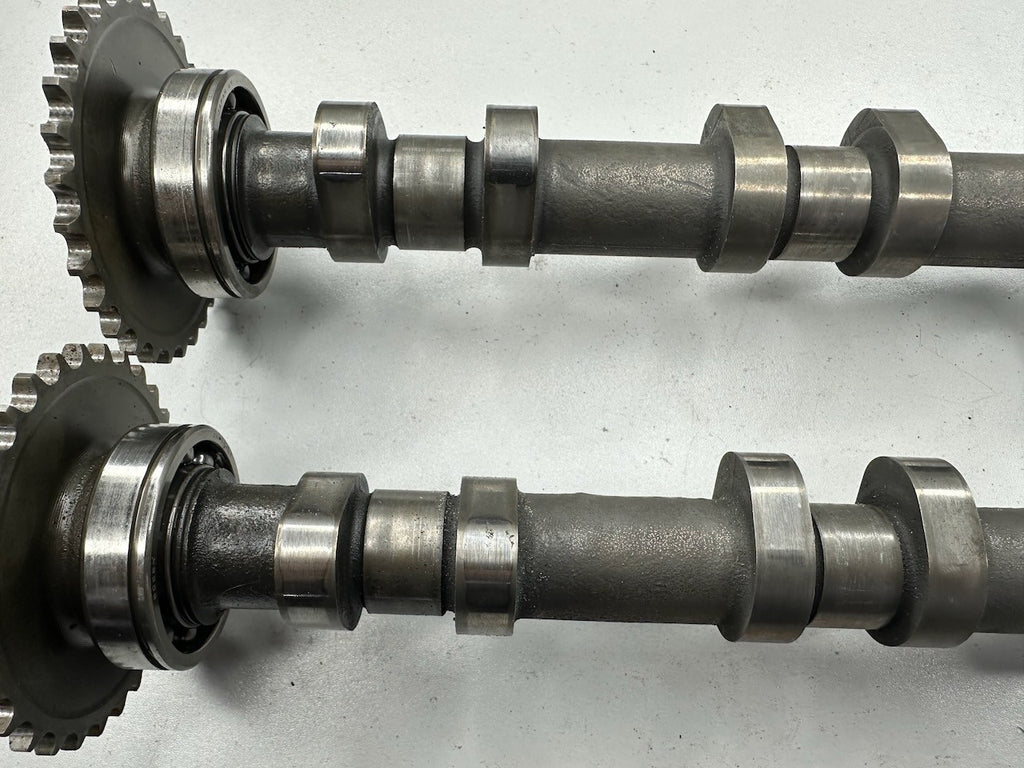 Kawasaki ZXR750 Pair of Camshafts 1989-1995 - 49118-1107 49118-1108