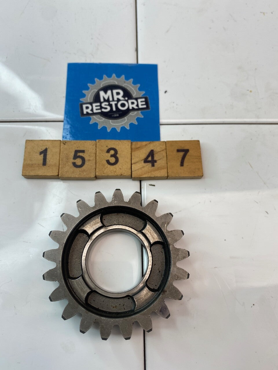 Suzuki RGV250 1989-96 3rd Driven Gear (21T) 24331-12C01