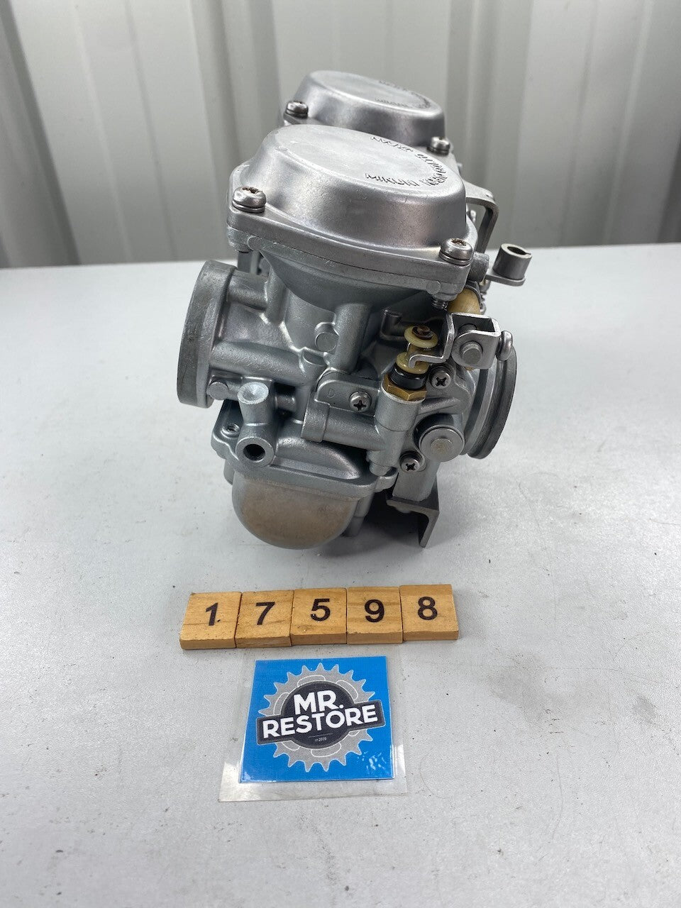 Suzuki GSX250 Pair of 32mm Mikuni OEM Carburettors - Vapour Blasted (120)