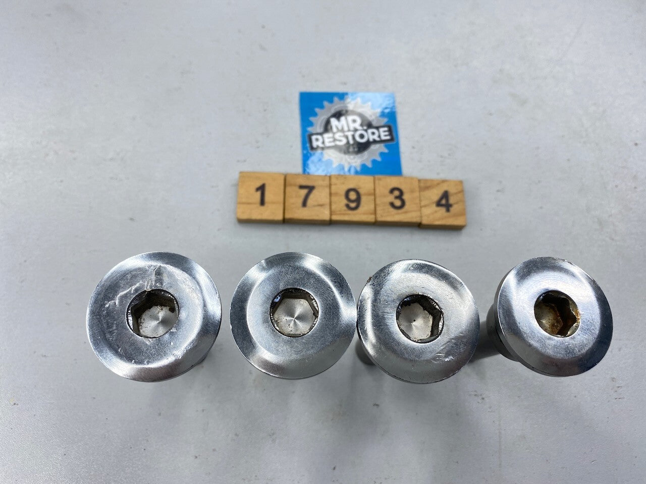 Honda VF750 1982 Rocker Arm Shaft x 4 - 14631-MB0