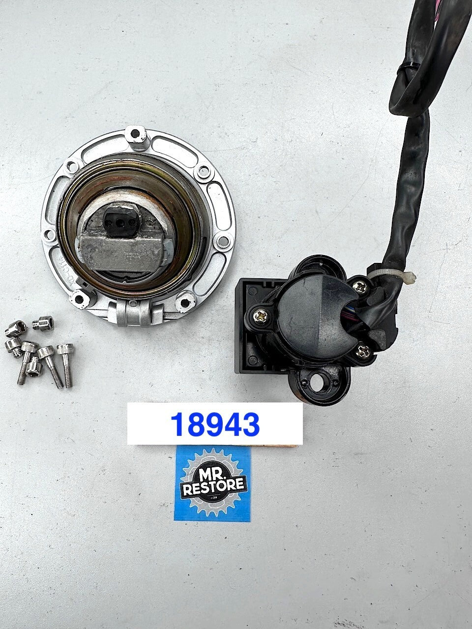 Honda CBR250RR MC22 Ignition Switch & Fuel Cap