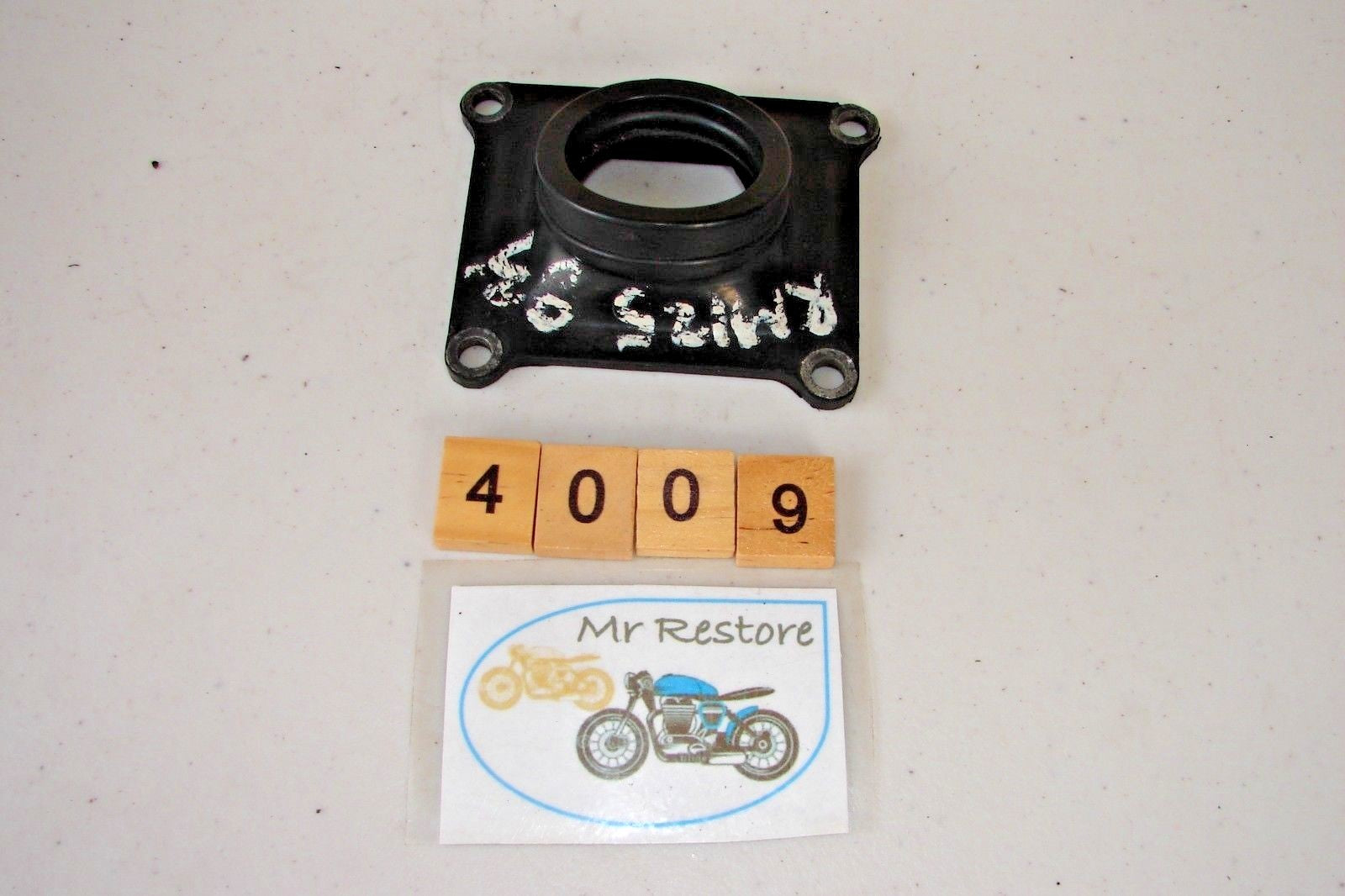 Suzuki RM125 1983 Inlet Manifold carb holder