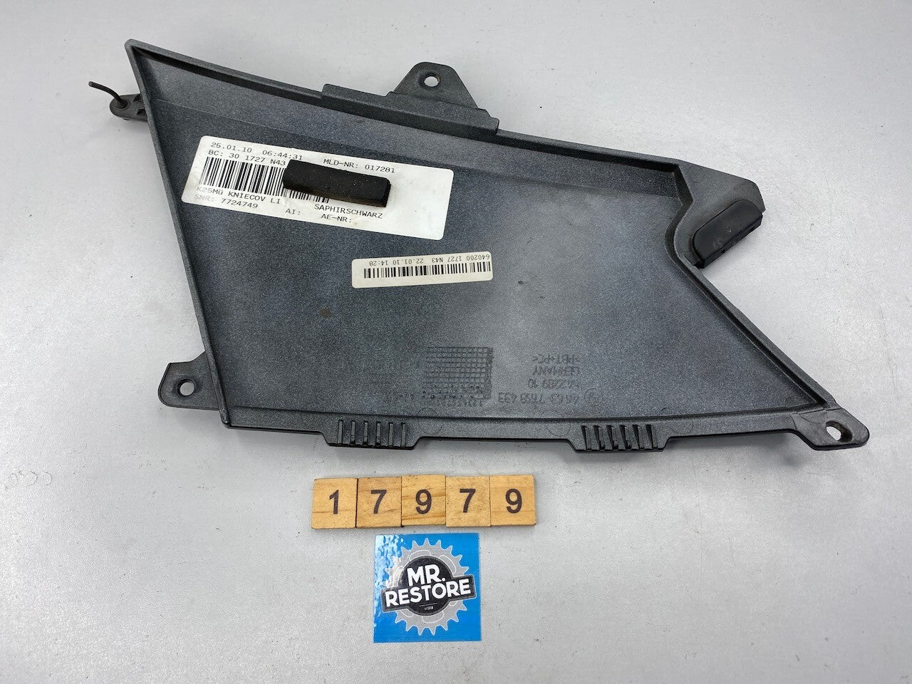 BMW R1200GS L/H Fuel Tank Cover 46637693433