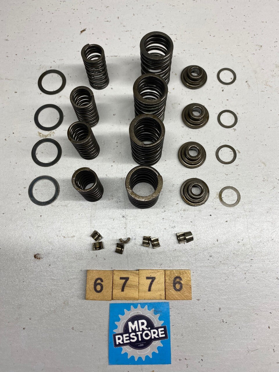 Kawasaki ZZR1100 ZX1100 1994 Set of Valve Springs, Collets, Seats, Retainers OEM