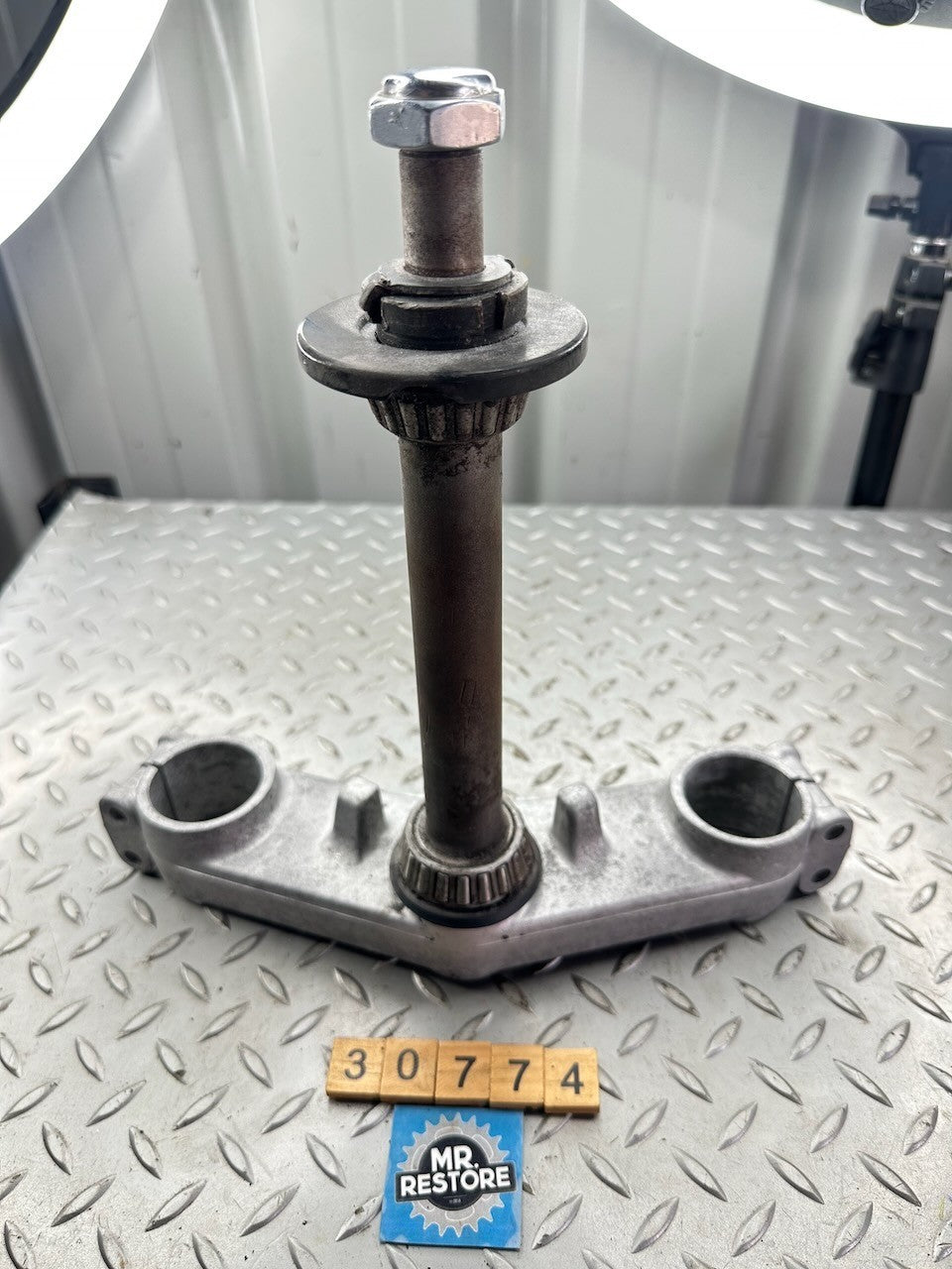 Kawasaki ZXR750 H1 H2 Lower Fork Clamp Triple Tree 44037-1250