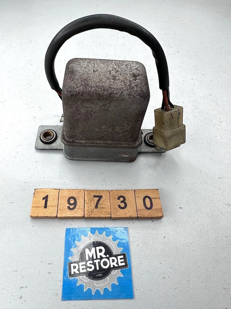 Suzuki GT750 GT550 GT380 Regulator Rectifier OEM - 32500-31010