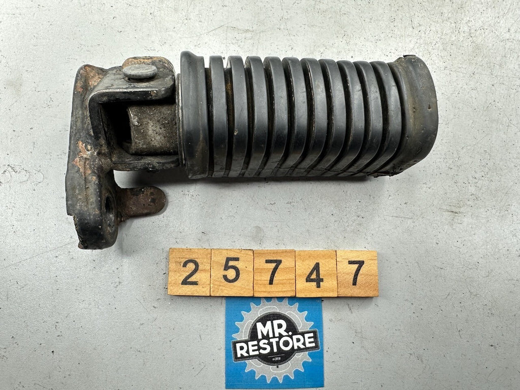 Kawasaki Z250 A - Front Right Foot Rest Peg & Bracket