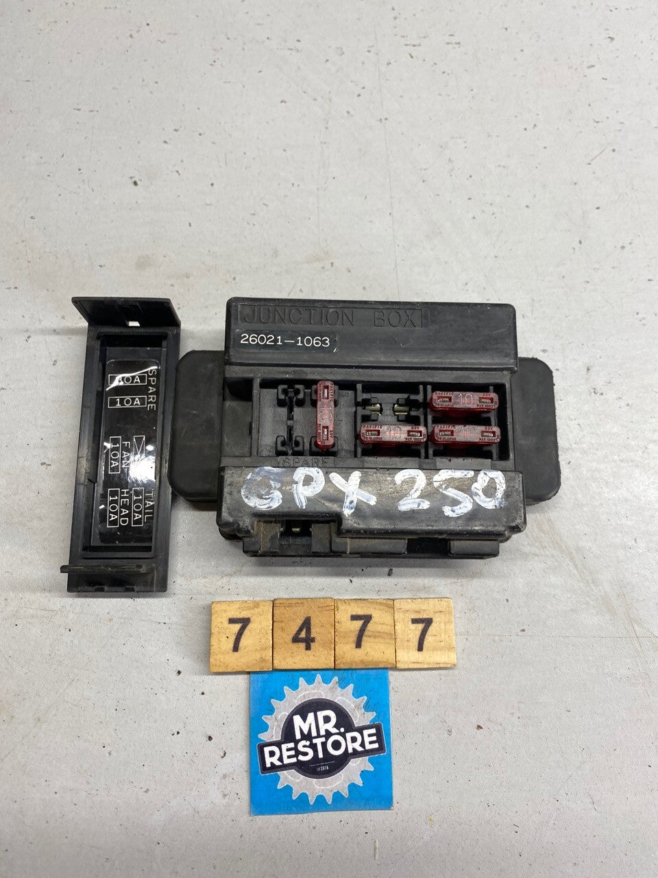 Kawasaki Junction Fuse Box GPX250 ZZR250 & Many More Kawasaki Models 26021-1063