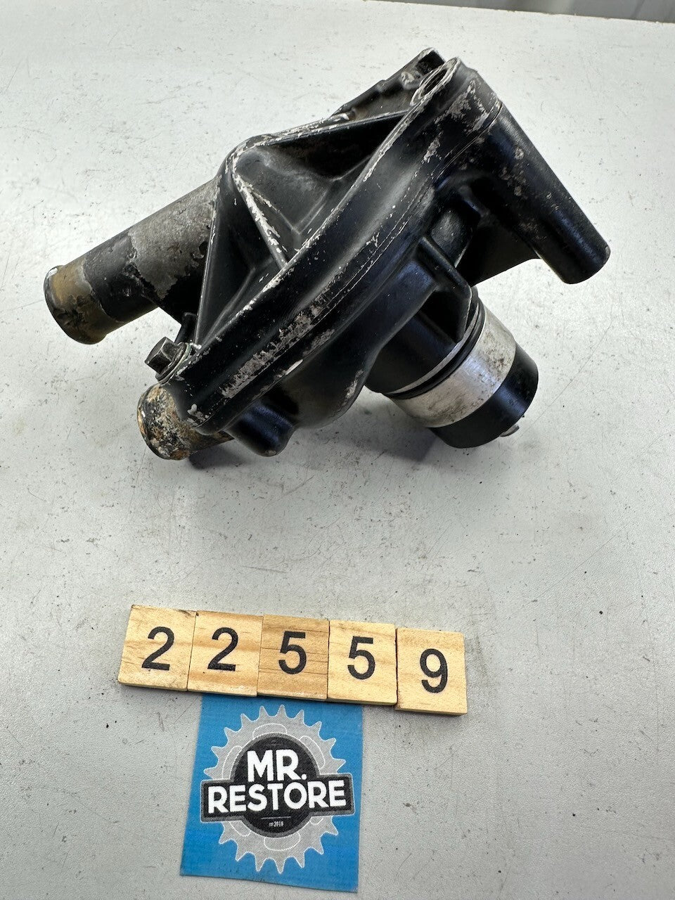 Honda VF750 VF700 F Interceptor - Water Pump 19200-MB2-010 19221-MB2