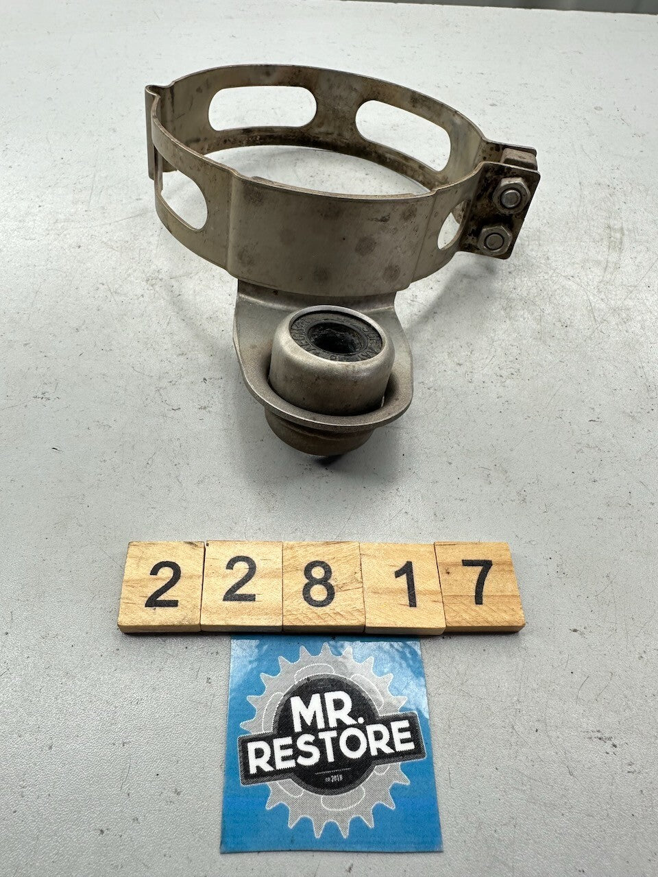 BMW R1200GS / ADV R1200S HP2 R Nine Exhaust Manifold Bracket 18117682383  767311