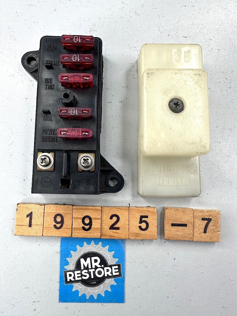 Suzuki GSXR1100 GSXR750 GSX1100 GSX750 GSX600 Fuse Box & Cover 36740-05A01