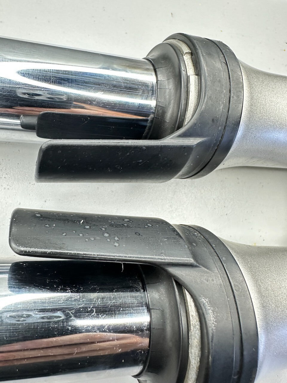 Yamaha XJR1300 '07-10' Pair of 43mm Forks 5UX-23103-20  5UX-23102-20