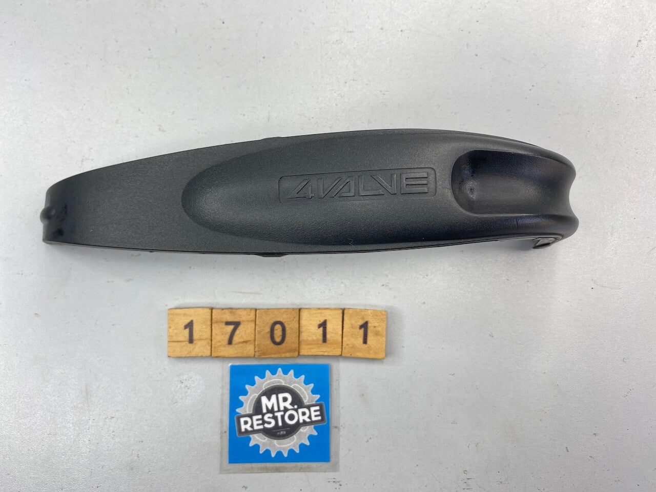 BMW R1150 R1100 R850 259R 259T R22 L/H Spark Plug Cover 11141342979