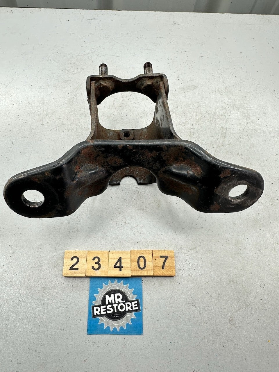 Yamaha V70 V80 V90 Handle Bar Bracket 296-23461-02-33