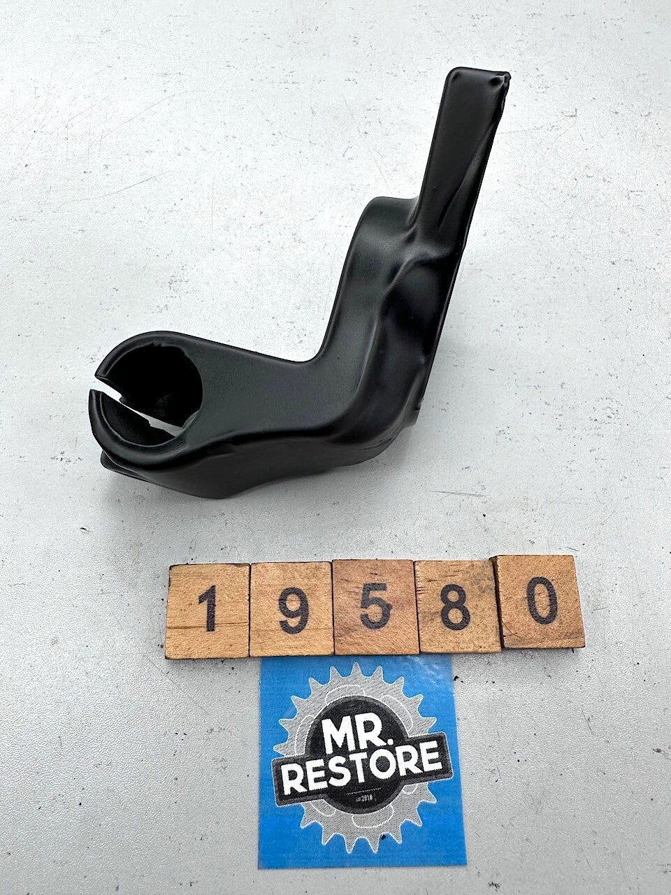 Kawasaki GPZ1100 32mm R/H Handlebar Holder - Repainted