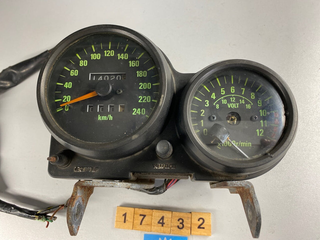 Kawasaki GPZ750 Dashboard Meters Instruments KMH (14,000ks)