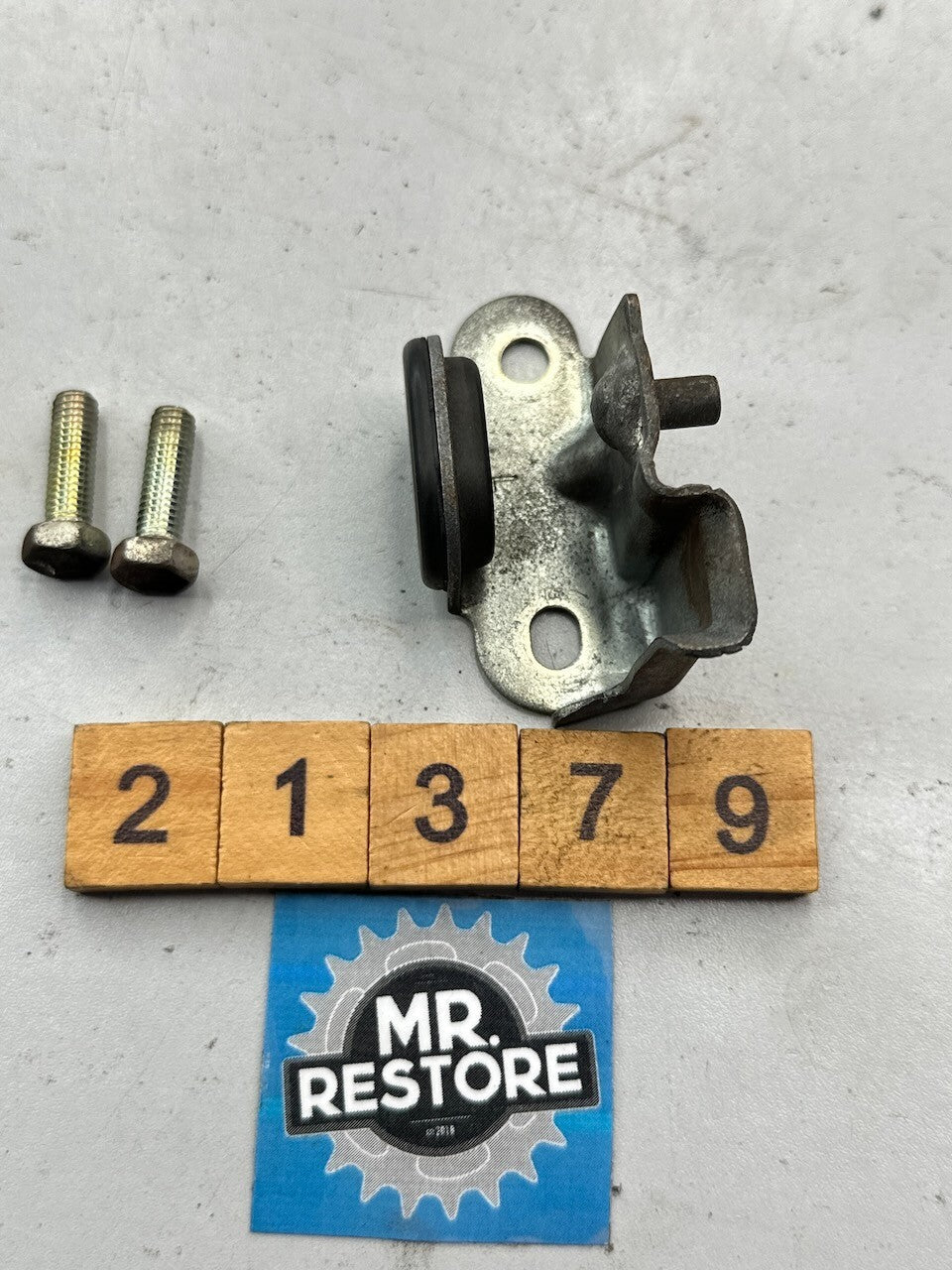 Yamaha TZR250 1986-88 1KT 2MA L/H Frame Bracket 5 & OEM Bolts - 1KT-2139G