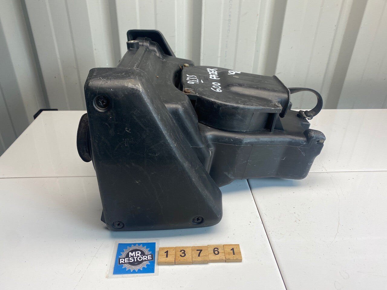 Yamaha FZS600 Fazer 5DM Air Cleaner Box 