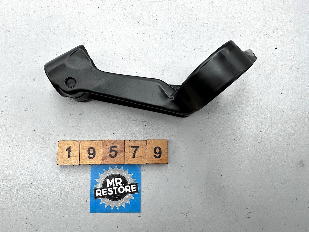 Kawasaki GPZ1100 "81/82" GPZ750 "82" R/H Handlebar Holder - Repainted 46012-1021