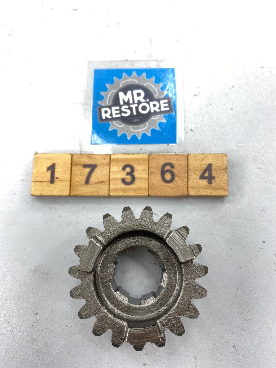 Suzuki RM125 1996-2000 6th Driven Gear (19T) 24361-43D01