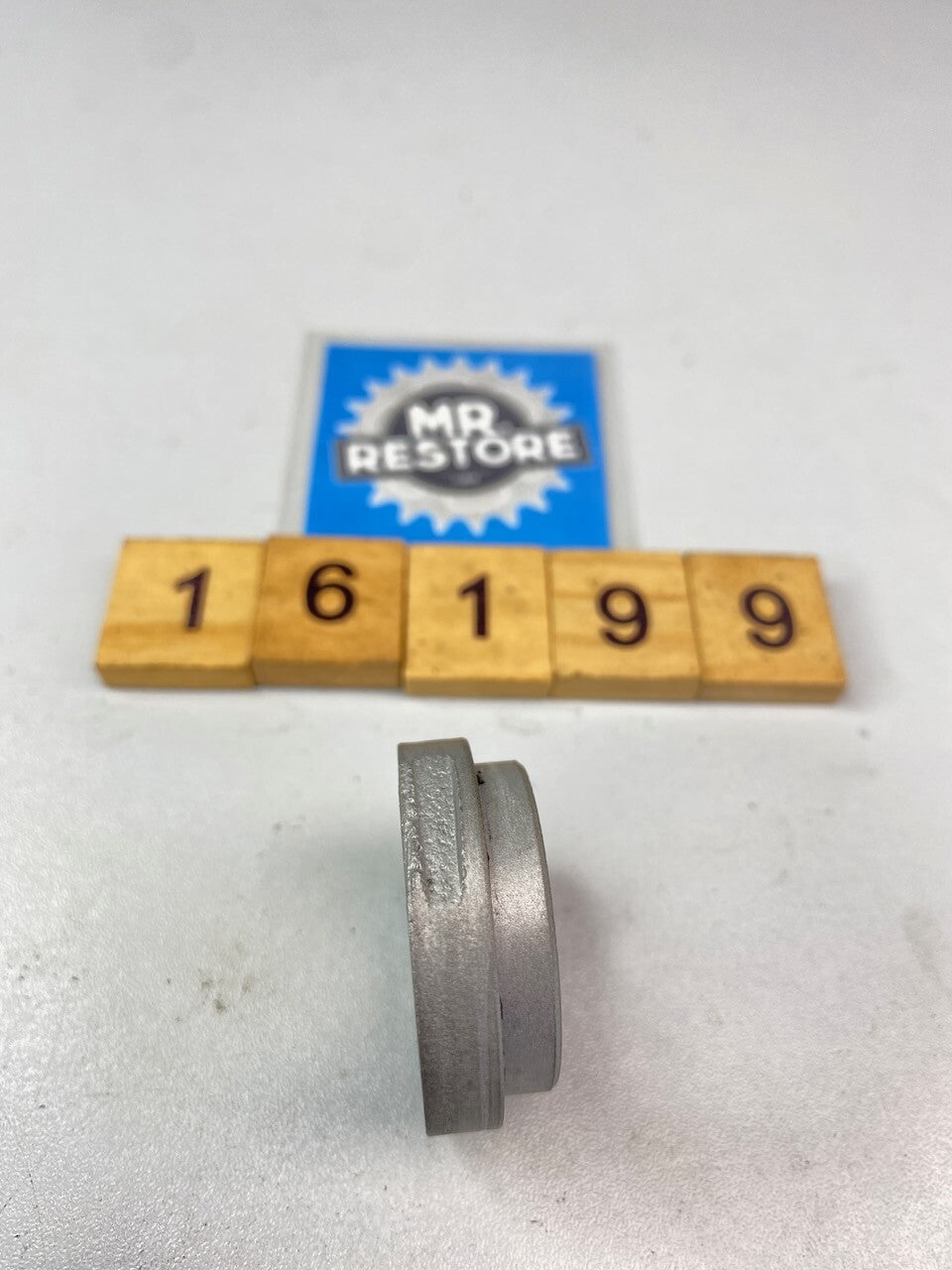 Suzuki RG500 RG400 Swing Arm Pivot Spindle Axle Bush 61261-33400