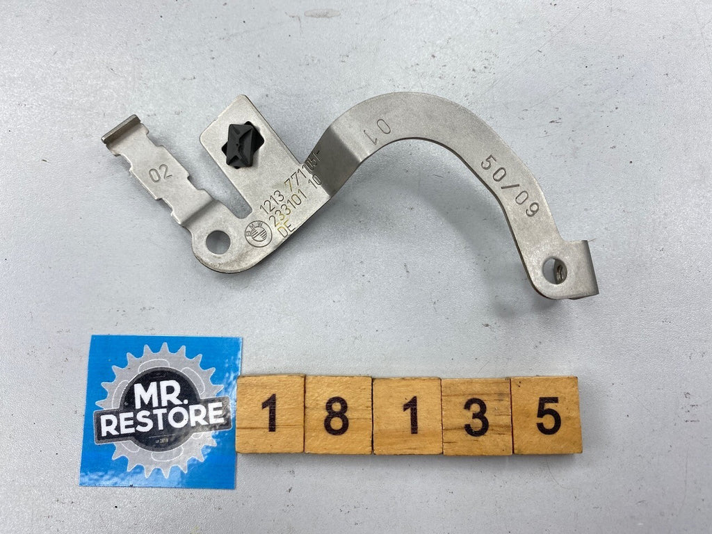 BMW R1200GS R1200RT R1200R L/H Retainer Panel 12137711051