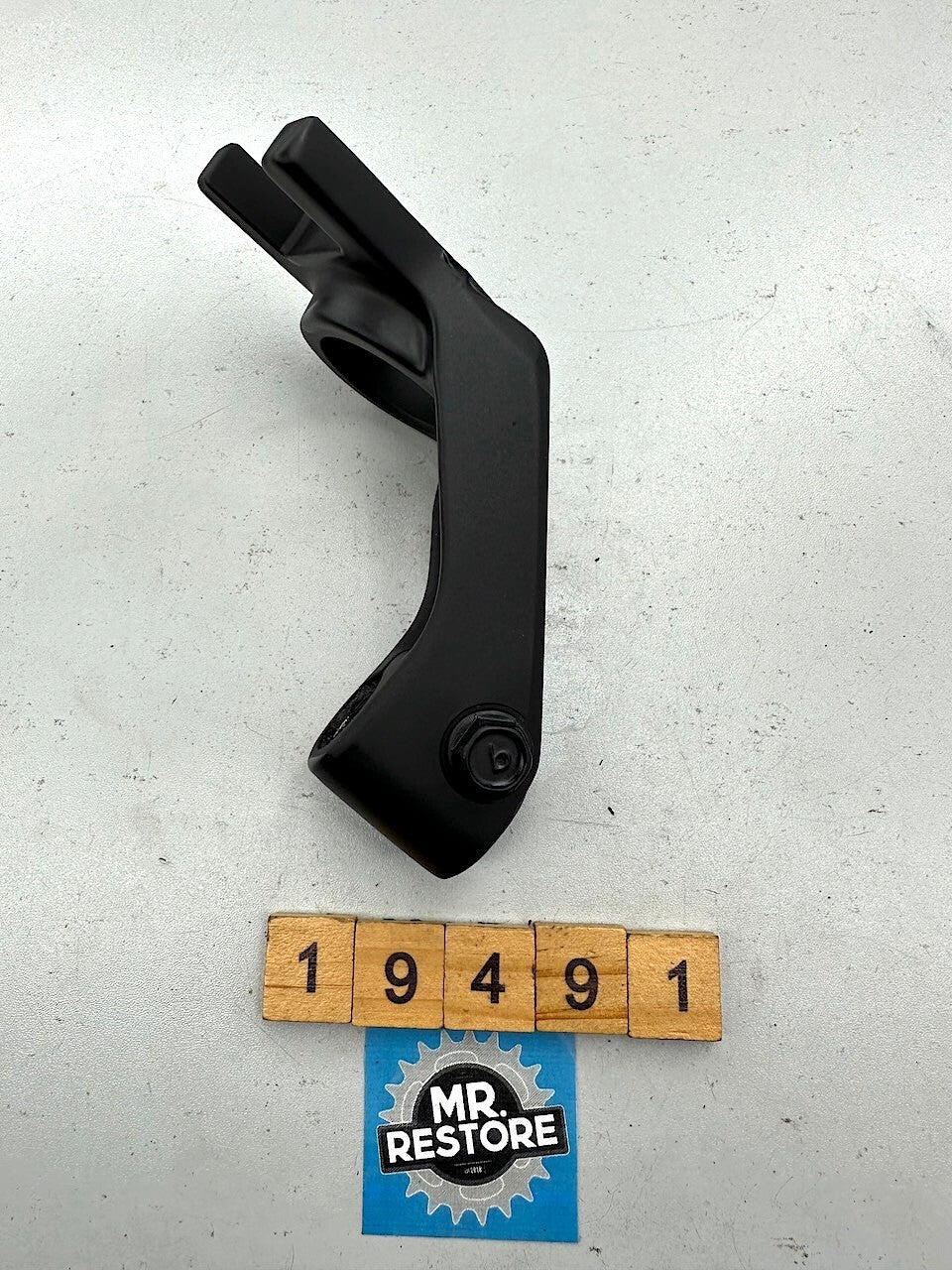 Kawasaki GT550 GT750 L/H OEM Handlebar Holder - Repainted 46012-1028