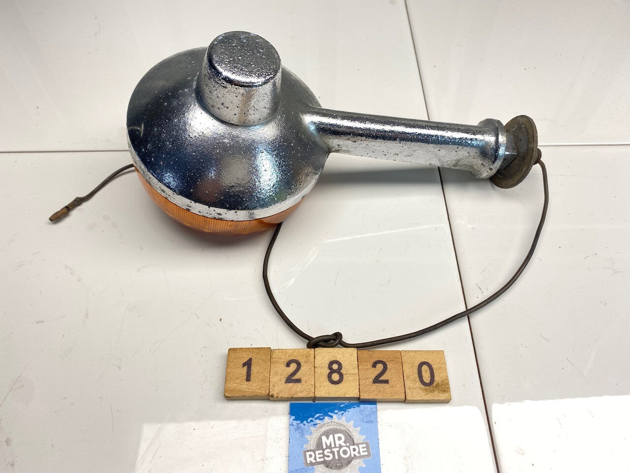 Suzuki Motorcycle Vintage OEM Indicator with 35600-3 Lens (tested)