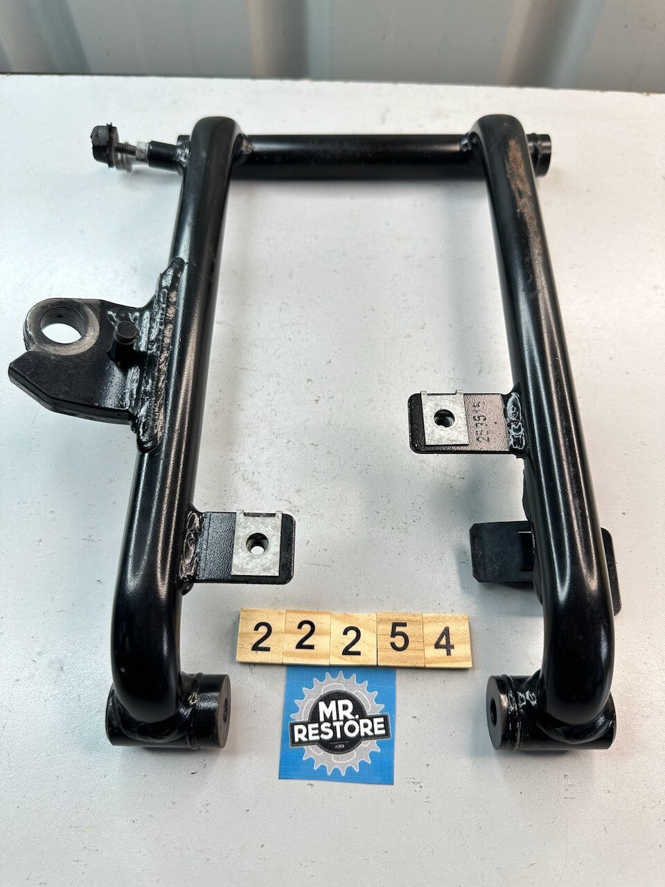 BMW G650GS 2008-15 F650GS 1999-07 Lower Frame Engine Support Mount 46537669900