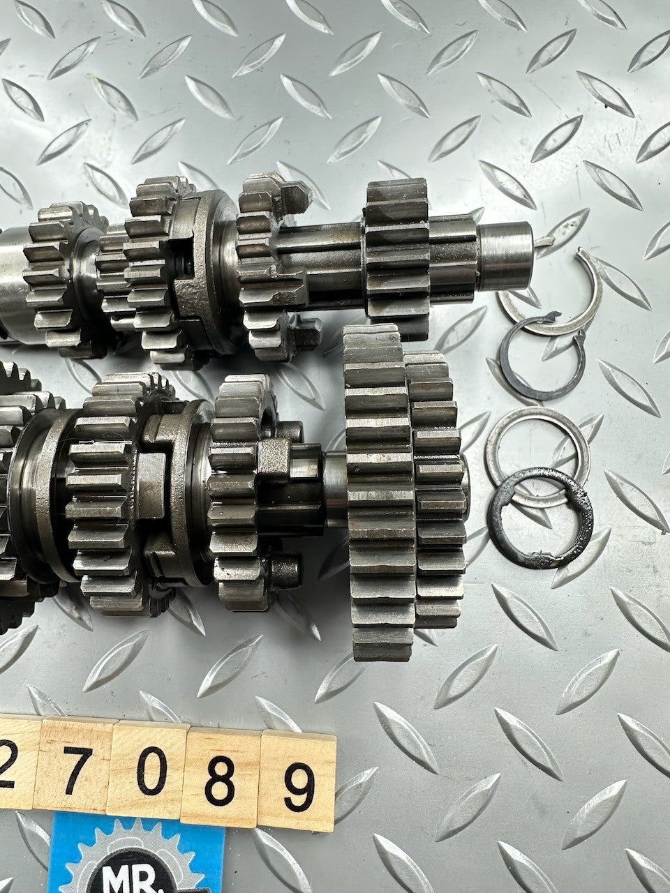 Honda SL125 SE - Transmission Gears & Shafts 23211-383-003  23221-107