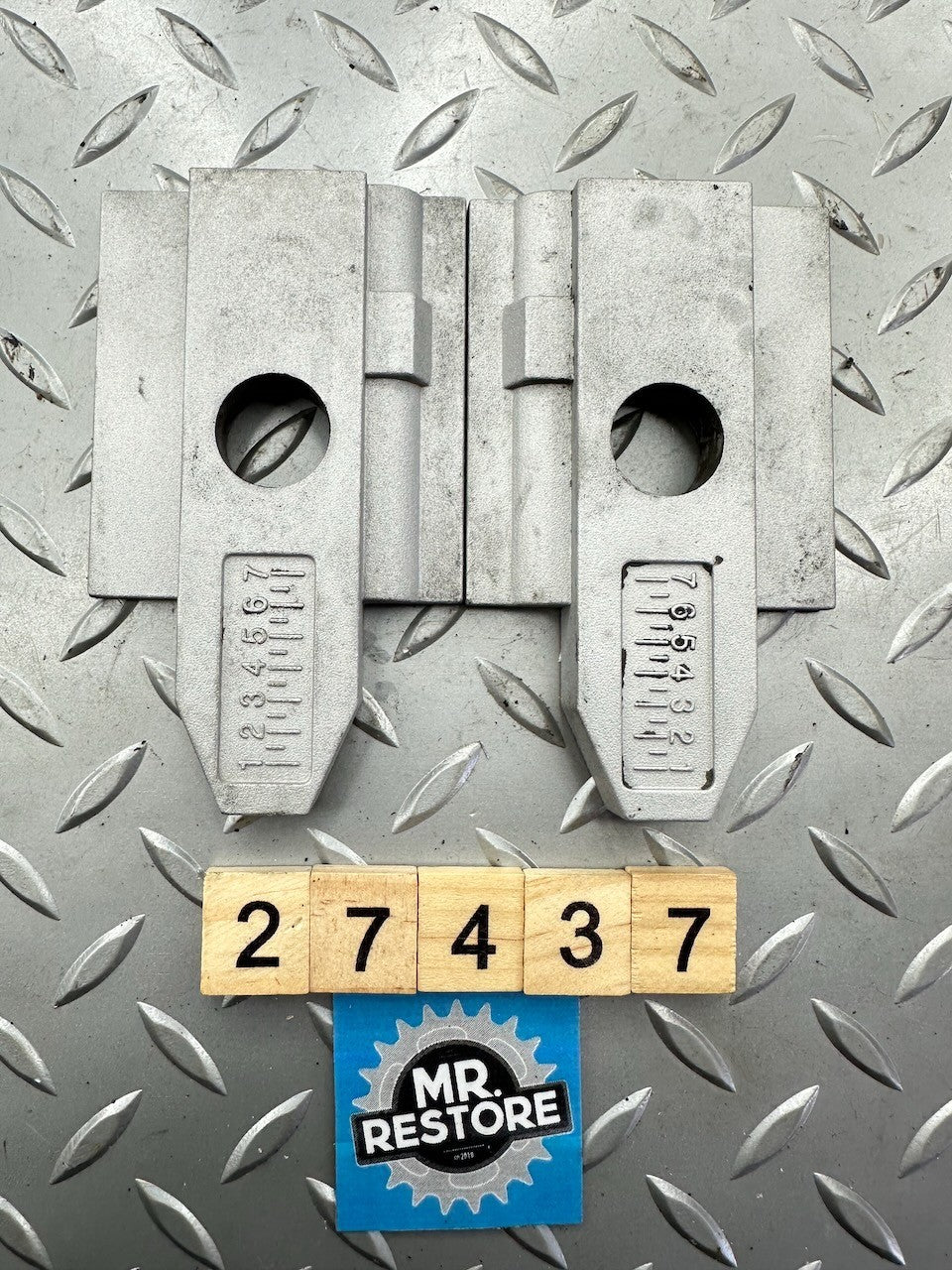 BMW F650GS '99-07' G650GS '08-15' Chain Adjuster Plates 33177650080  33177650079
