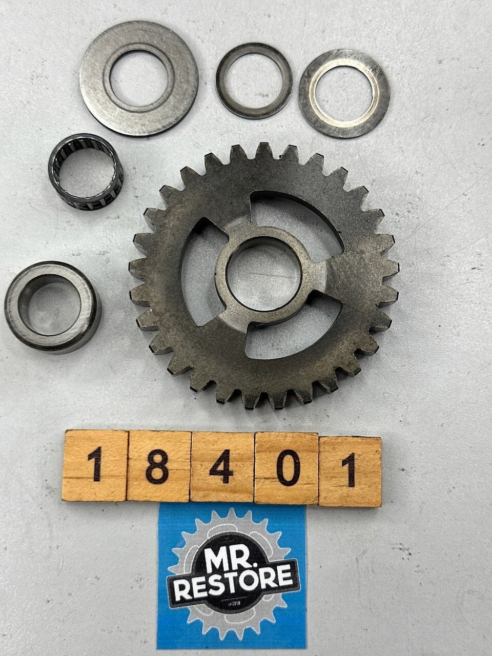 Suzuki GN250 GZ250 DR250 SP400 Transmission 1st Driven Gear (29T) 24311-32401