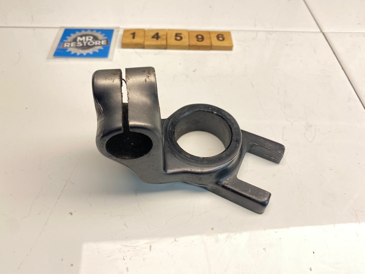 Kawasaki GPZ1100 ZX R/H Handlebar Mount 32mm