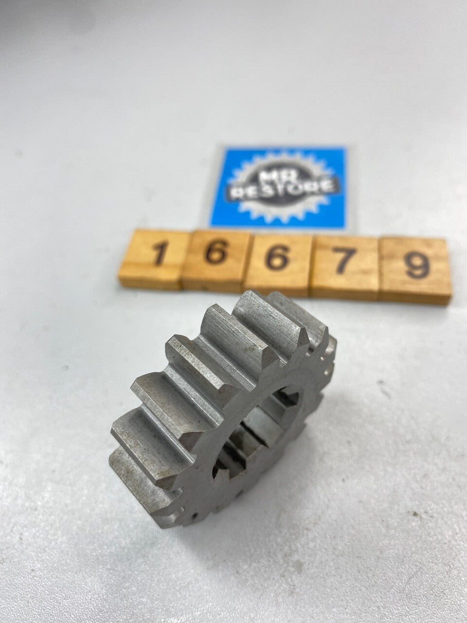 Suzuki RGV250 1989-96 2nd Drive Gear (16T) 24221-12C00