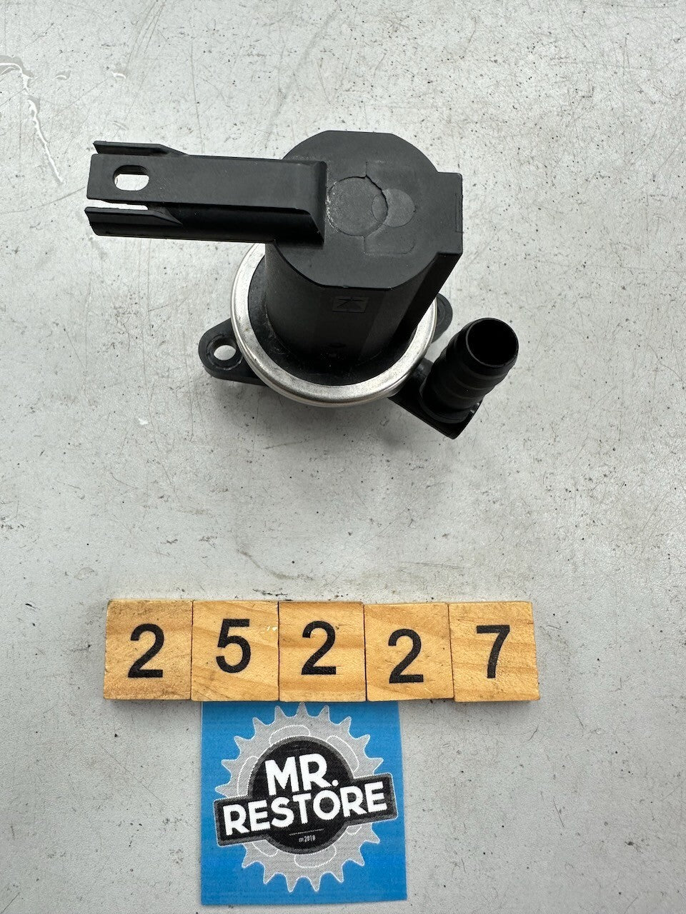 BMW K1300R K1200R K1300S K1200S K1200GT Air Box Cleaner Valve 11737681005