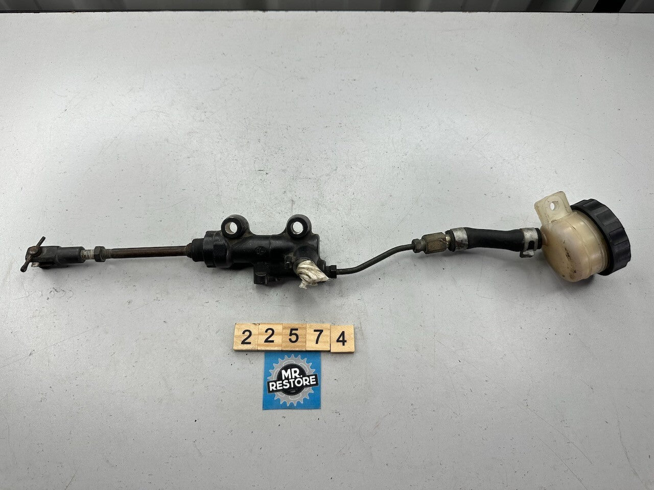 Kawasaki GPZ1000RX ZX1000 1986-88 Rear Master Cylinder & Reservoir 43015-1290