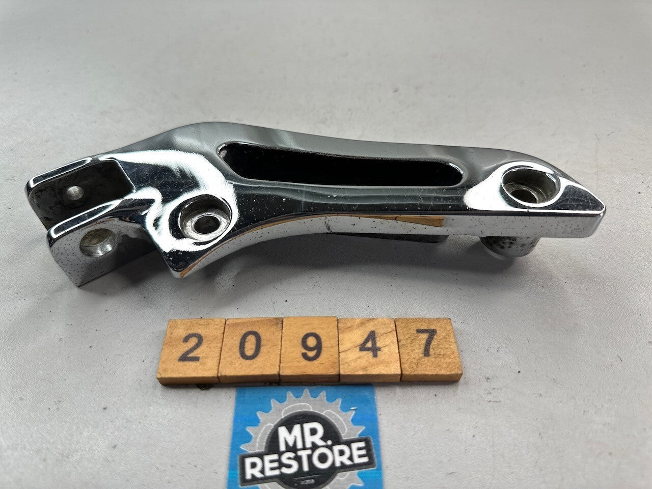 Yamaha XV1100 XV1000 XV750 Virago Pillion L/H Foot Rest Peg Bracket 1RM-27430-01