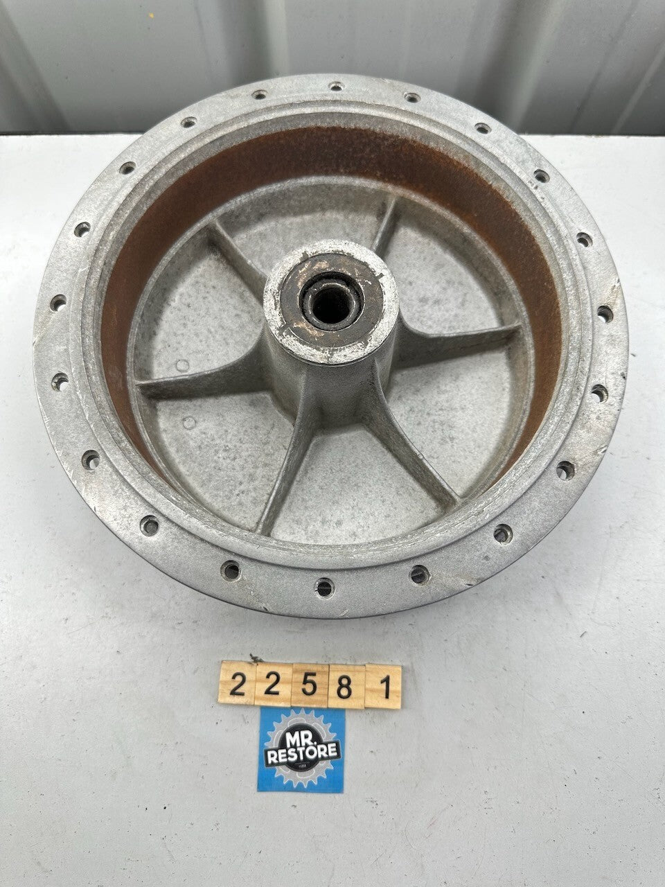 Suzuki T500 Titan Wheel Hub