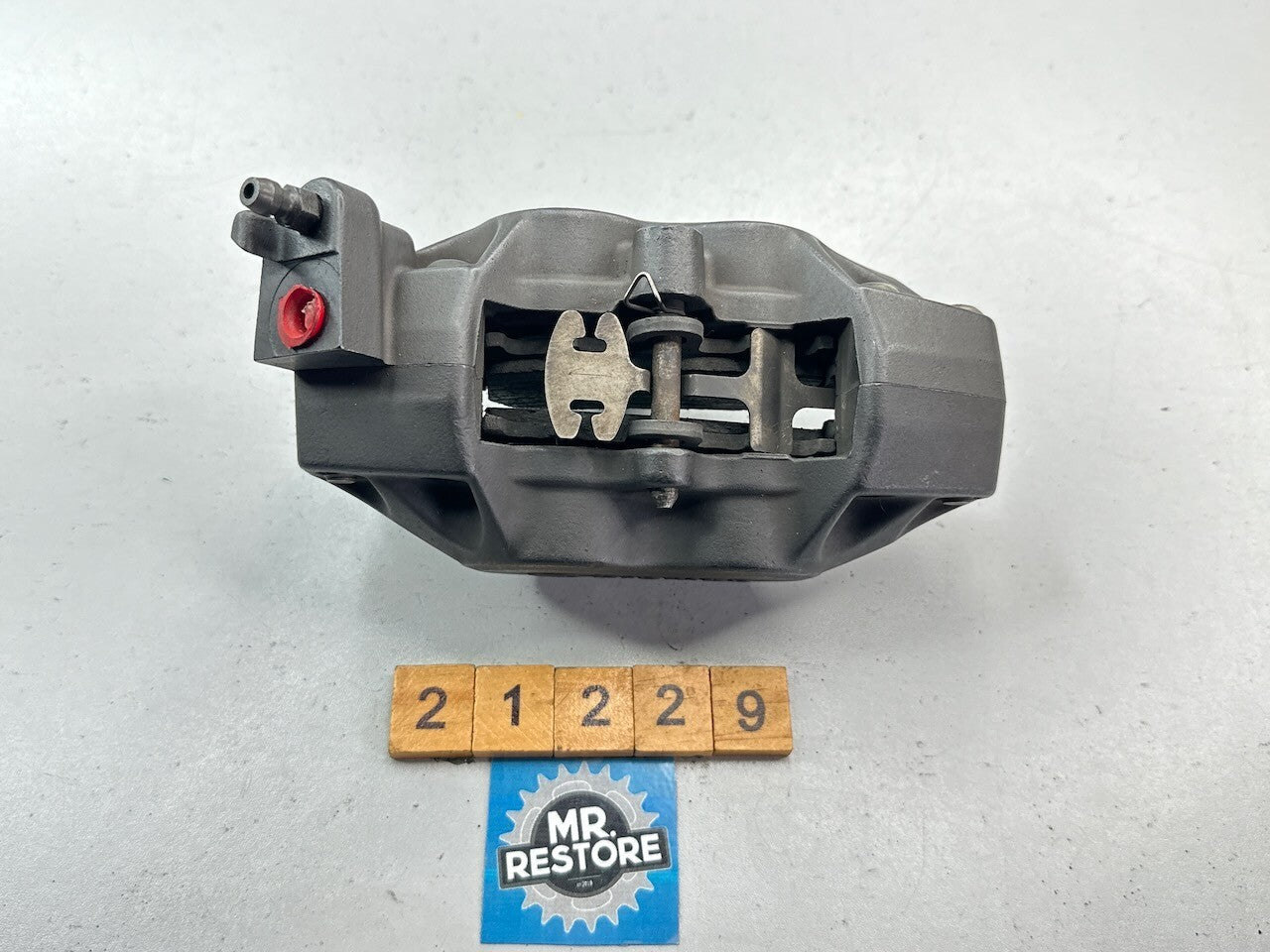 BMW R1150GS R1100GS K1200LT K1200RS R1200C R1100S R/H Front Caliper 34112333112