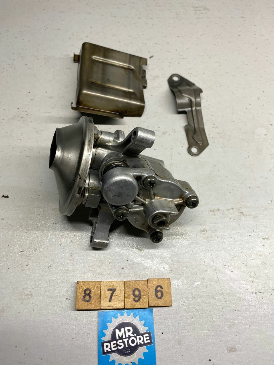 Yamaha XJ900S Diversion Oil Pump 4KM-13300