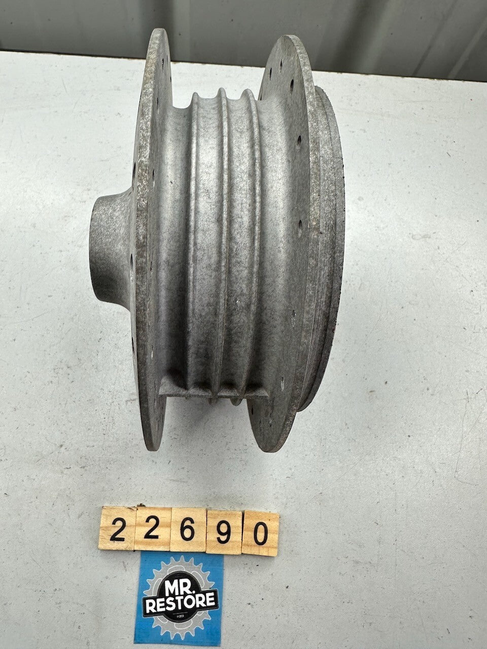 Yamaha DT100 YZ125 YZ100 IT125 MX175 MX100 Front Wheel Hub 248-25111