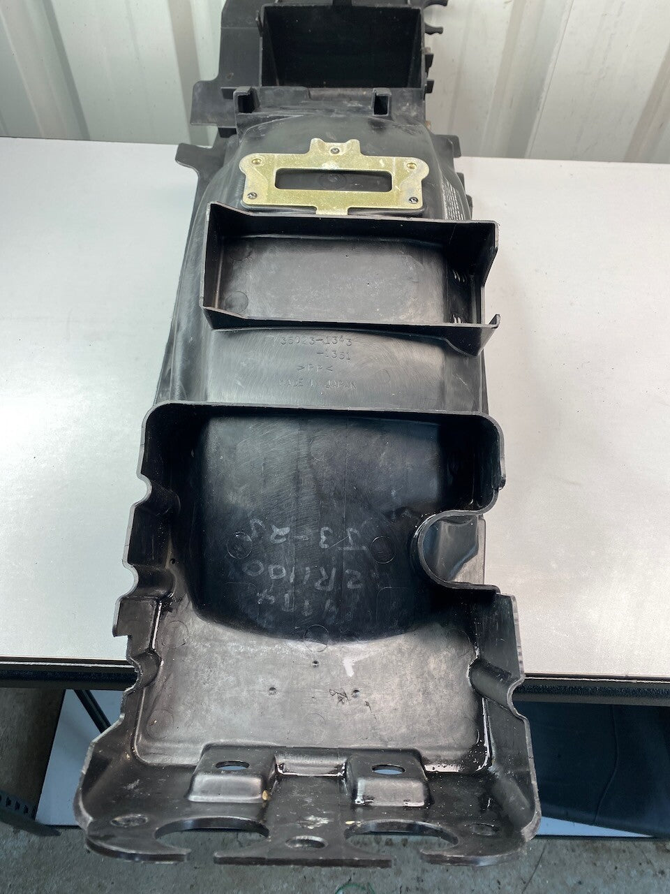Kawasaki ZX11 ZZR1100 Rear Under Fender Mudguard Battery Tray 1993-01 35023-1343