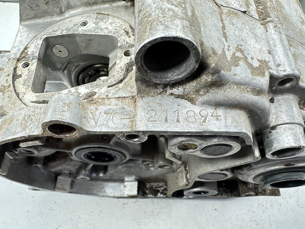 Yamaha V70 U7E Crankcases 298-15111-01  298-15121-01