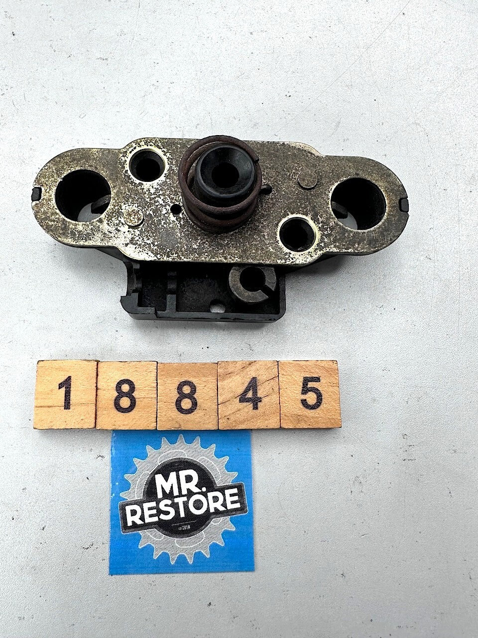 Kawasaki ZR1100 ZR750 ZX1200 VN1700 Seat Latch Striker Lock 27016-1098