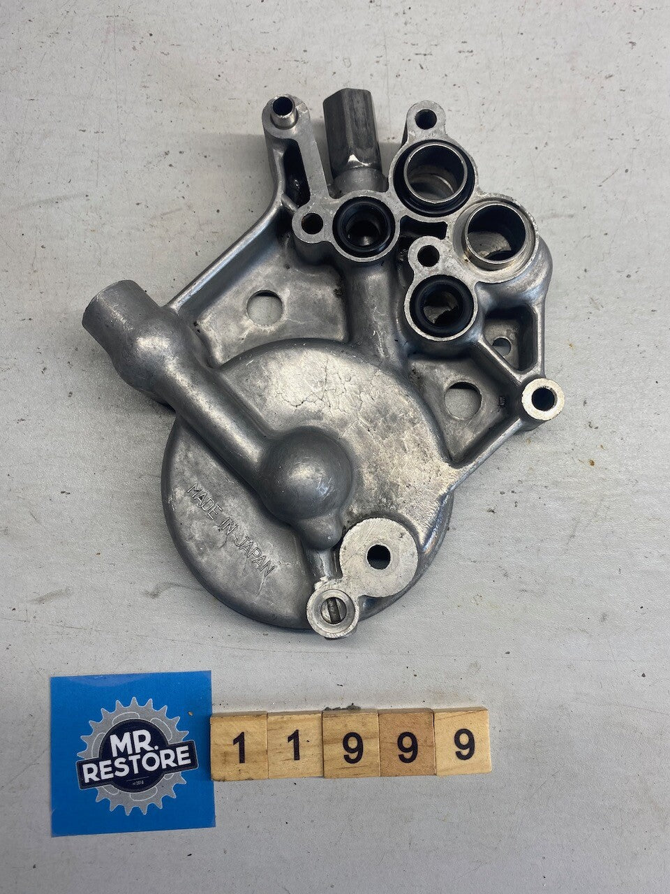 Kawasaki GPZ900R ZX900 GPZ750R Oil Filter Pump Case Assy. 32099-1083