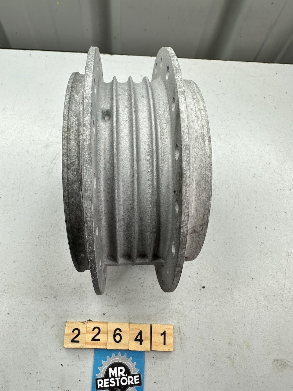 Yamaha YB100 Rear Wheel Hub 29601